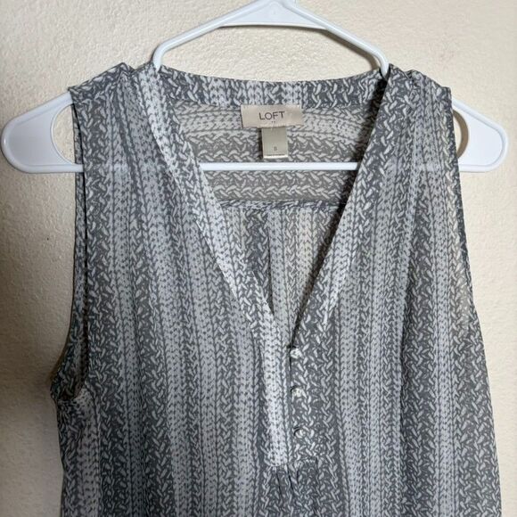 Loft Tank Top Women's Small V-Neck Sheer Lightweight Popover Shirt Printed - Picture 2 of 8